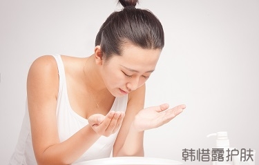 我是大油田，請(qǐng)問一天洗幾次臉合適？
